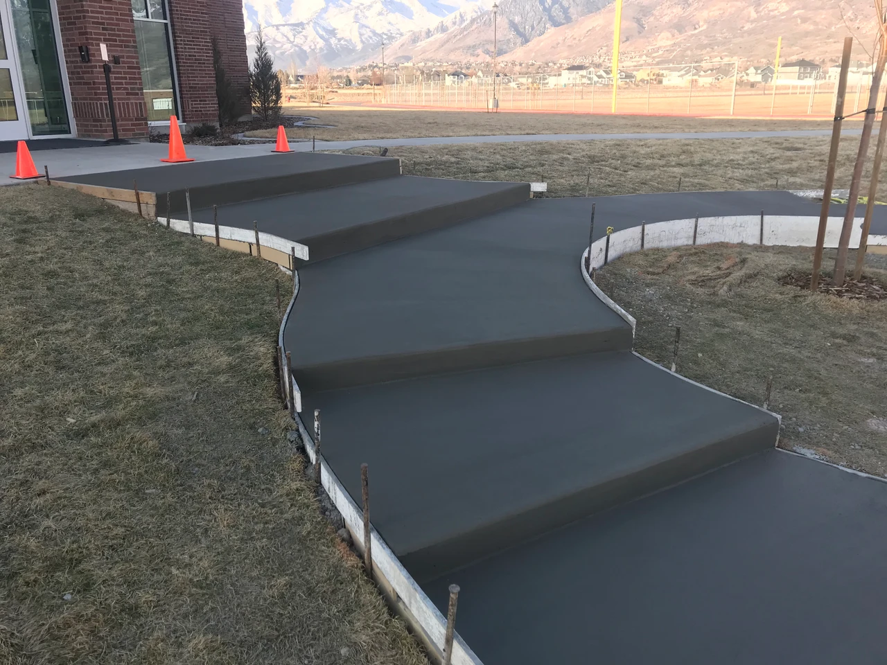 Outdoor-Concrete-Walkway-Construction